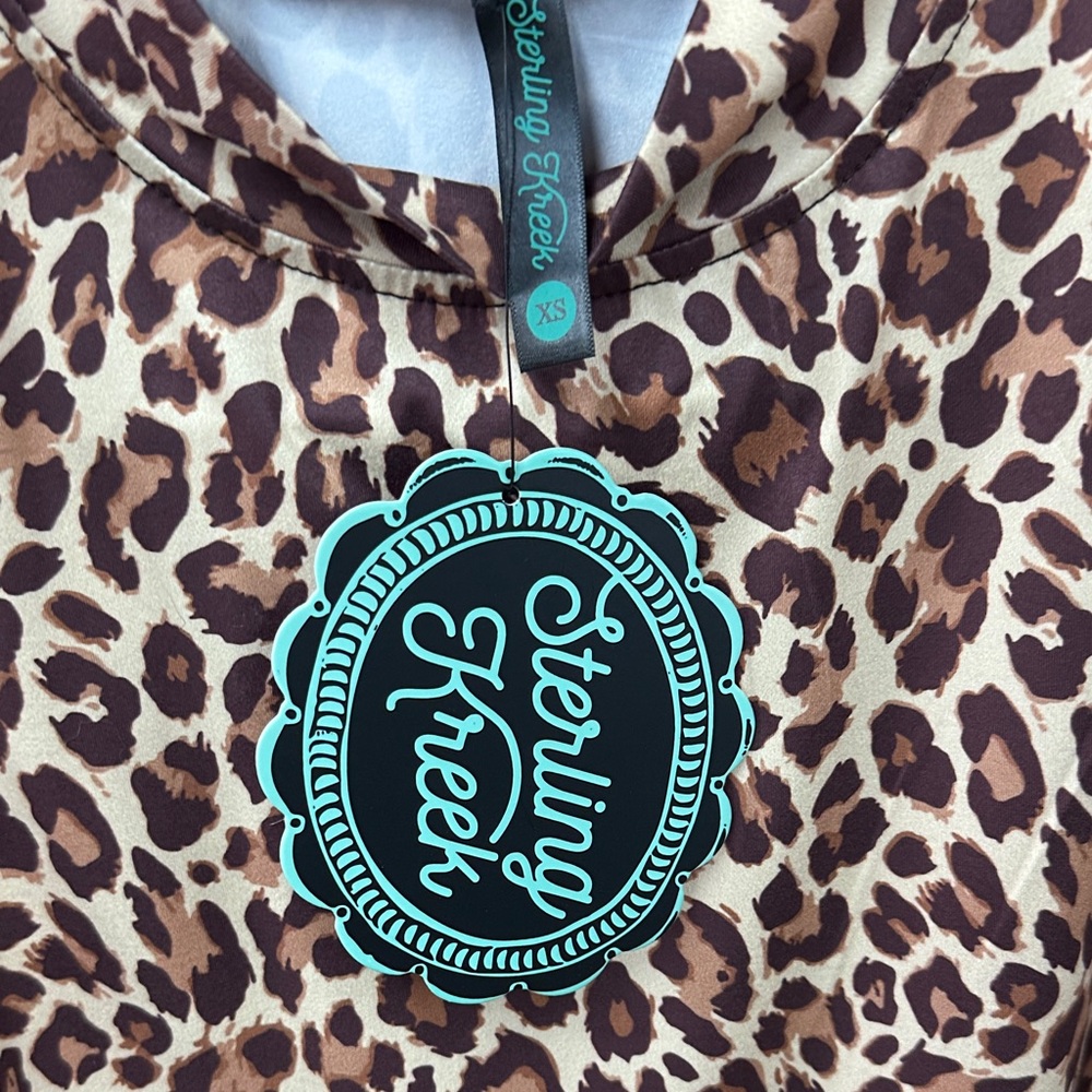 Sleeveless Leopard Print Mock Neck Bodysuit - Brown Animal Print - Picture 5 of 6